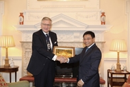 Finance minister pushes for London tie-up to build int’l financial center